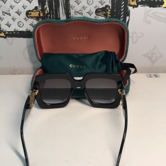 New ✨ Authentic Gucci GG1022S 001 Black Oversized Square Sunglasses ✨ - Picture 9 of 11